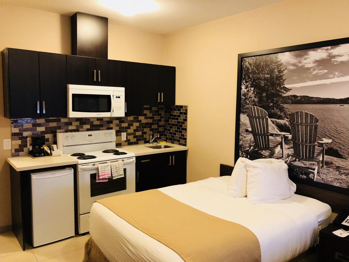 Motel Super 8 By Wyndham Watrous Zewnętrze zdjęcie