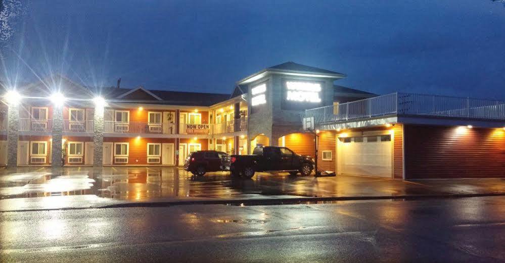 Motel Super 8 By Wyndham Watrous Zewnętrze zdjęcie