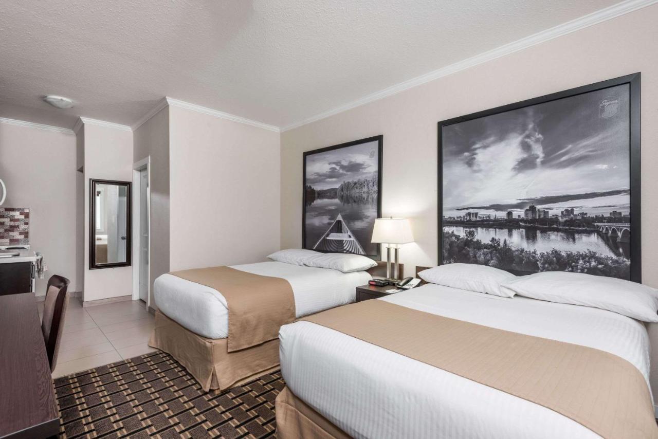 Motel Super 8 By Wyndham Watrous Zewnętrze zdjęcie